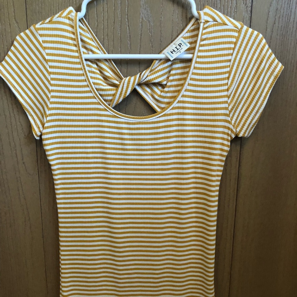 HIP s/s striped Small shirt with twist keyhole